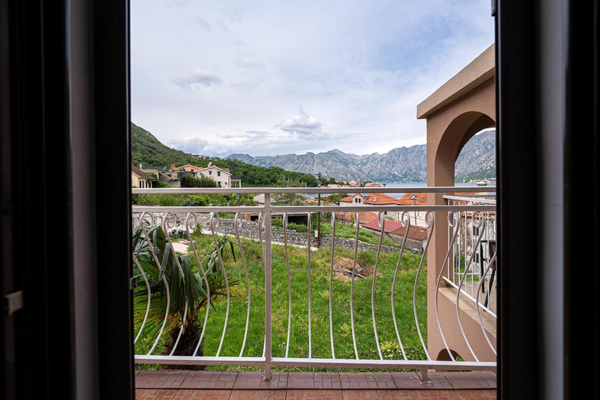 Hotel Bokeljski Dvori Kotor Habitación foto