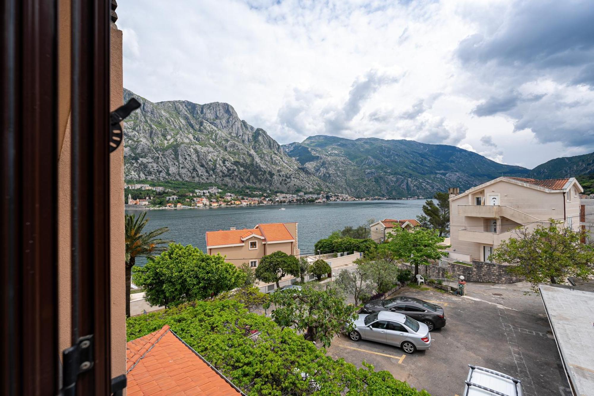 Hotel Bokeljski Dvori Kotor Exterior foto